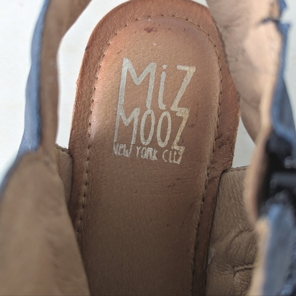 Miz Mooz NYC Women's Flaire Blue Leather Wide Width Sandals - Picture 6 of 14